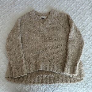 Universal Thread Women's V-Neck Sweater in Beige